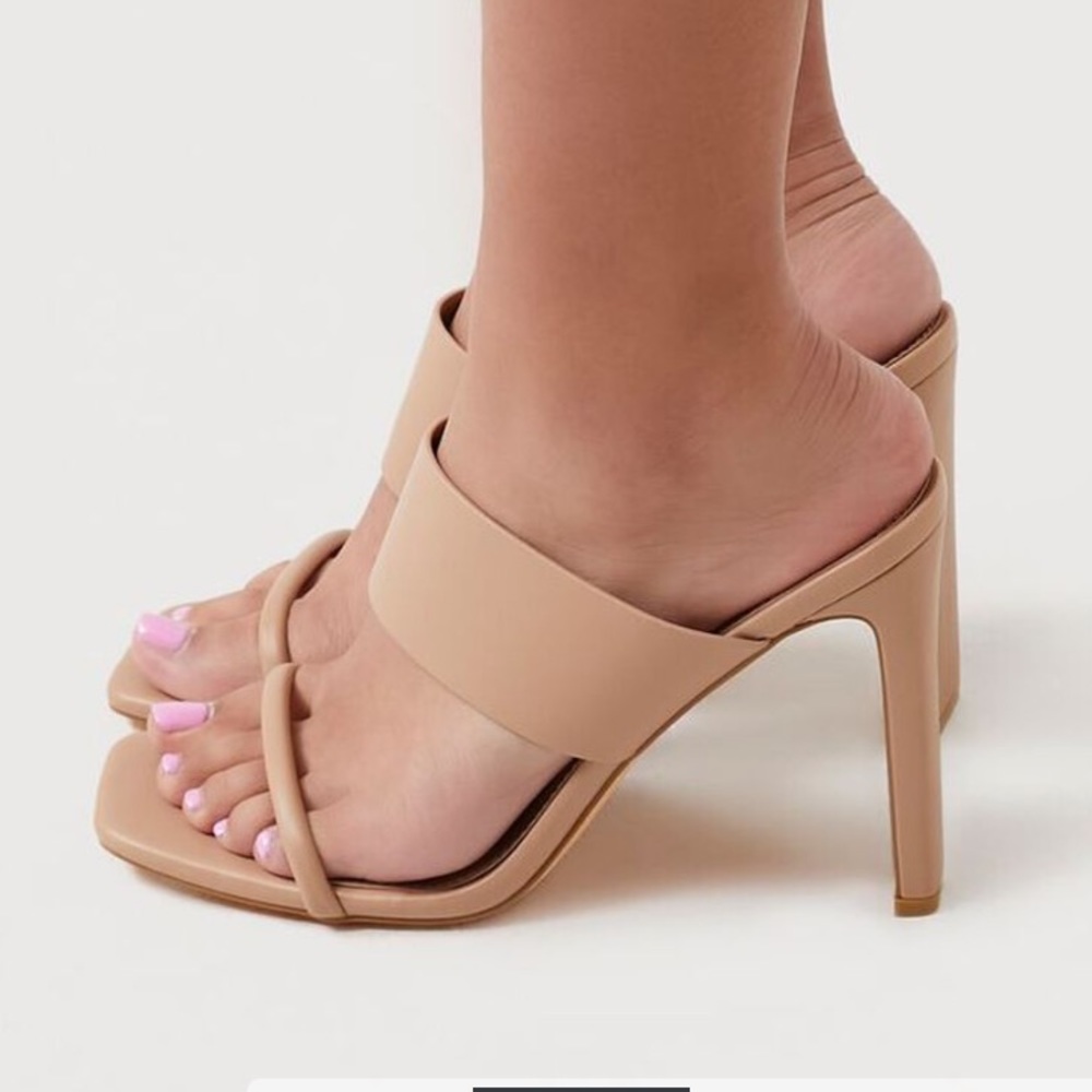 Forever 21 Nude Faux leather block heels size 7 NWT